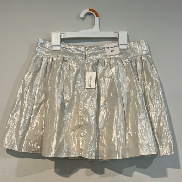 Aeropostale mini skirt silver metallic size 3 3/$20 - Picture 3 of 7